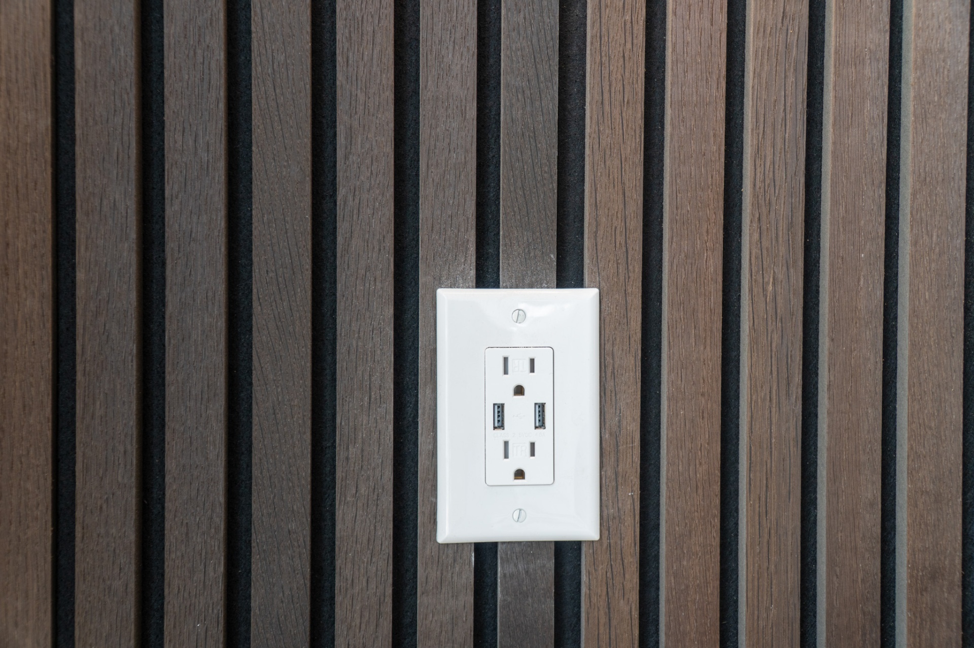 Bathroom with premium finishes