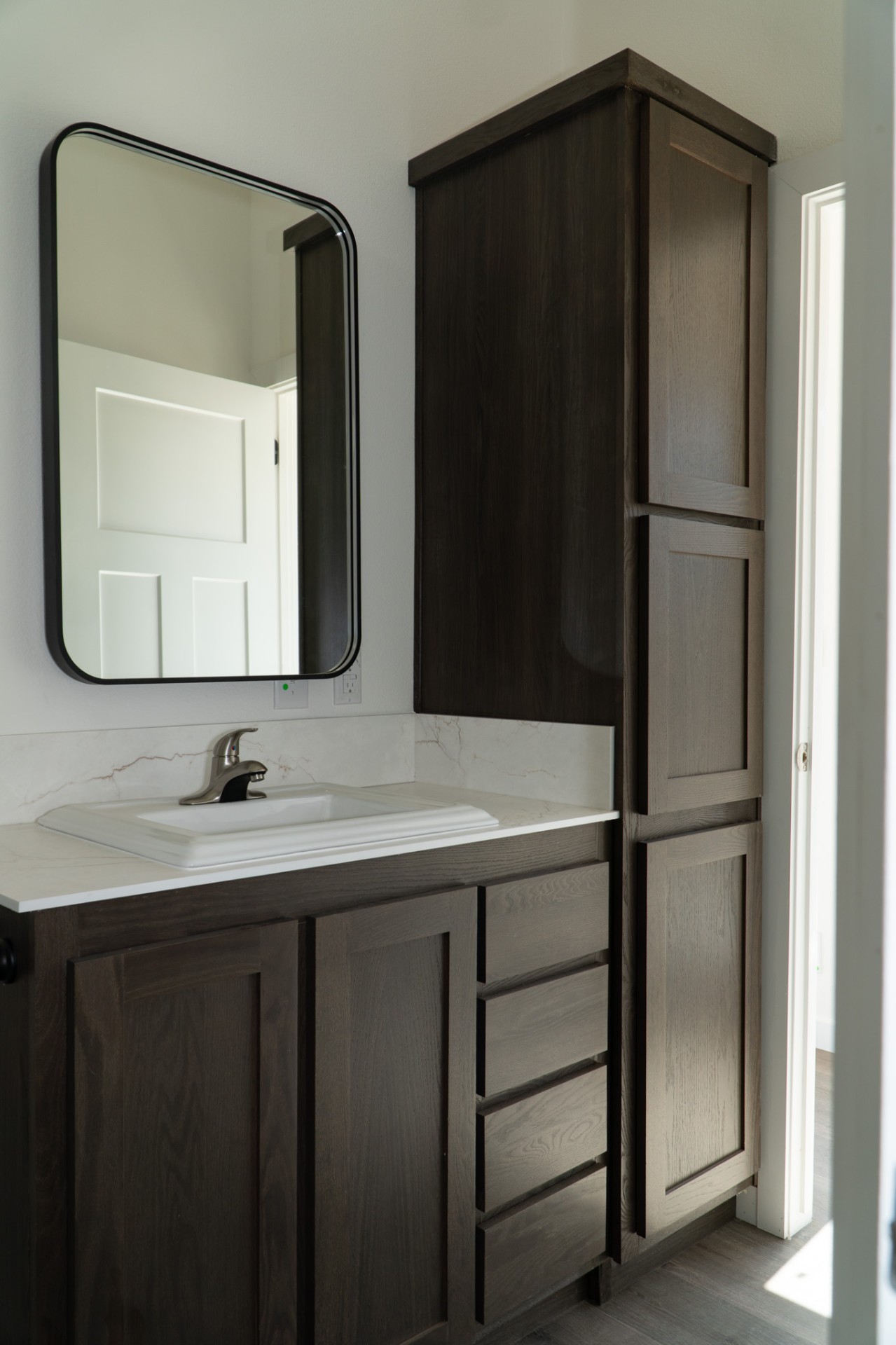 Bathroom vanity with mirror